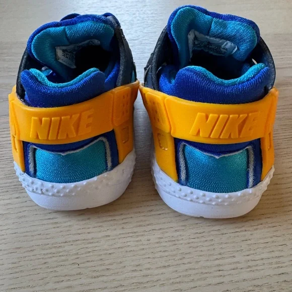 Nike Huarache Toddler Sneaker | Size 6C - Picture 6 of 7